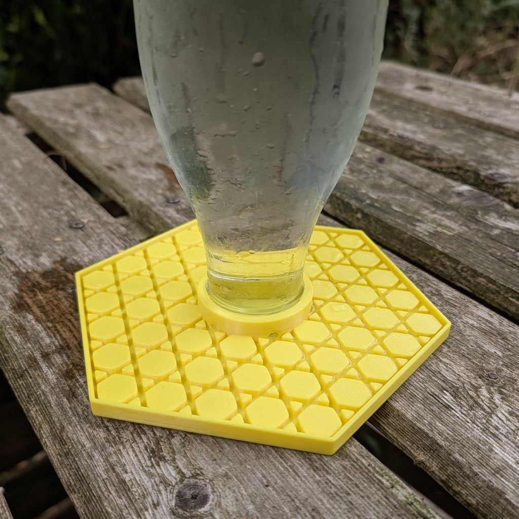 Abreuvoir à abeilles pour bouteille en verre T048 de jus de fruit modèle "L'Alvéo verre" La Buse Qui File