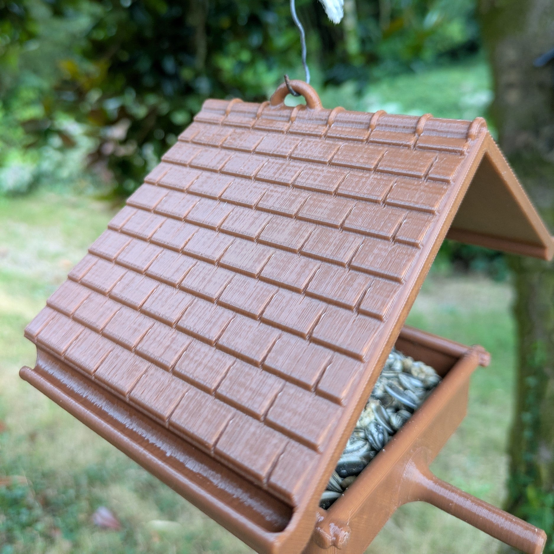 Mangeoire à oiseaux pour boule de graisse modèle maison La Buse Qui File