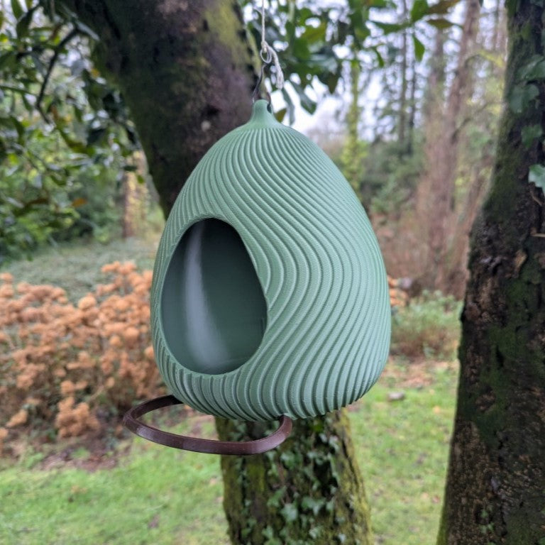 Mangeoire à oiseaux à suspendre modèle "œuf" bicolore La Buse Qui File