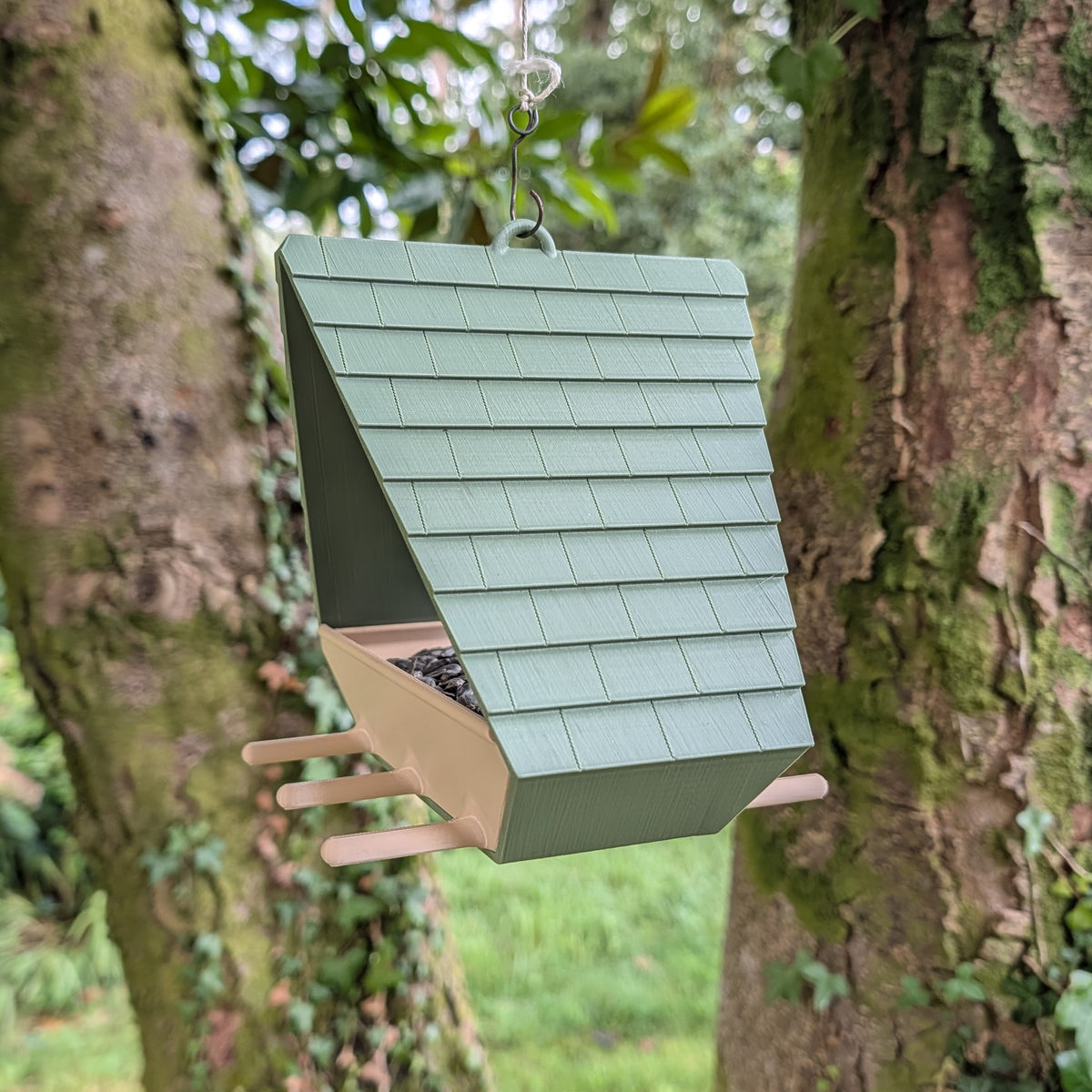 Designer-Vogelhaus aus Kunststoff zum Aufhängen, Modell "La Lucarnette"