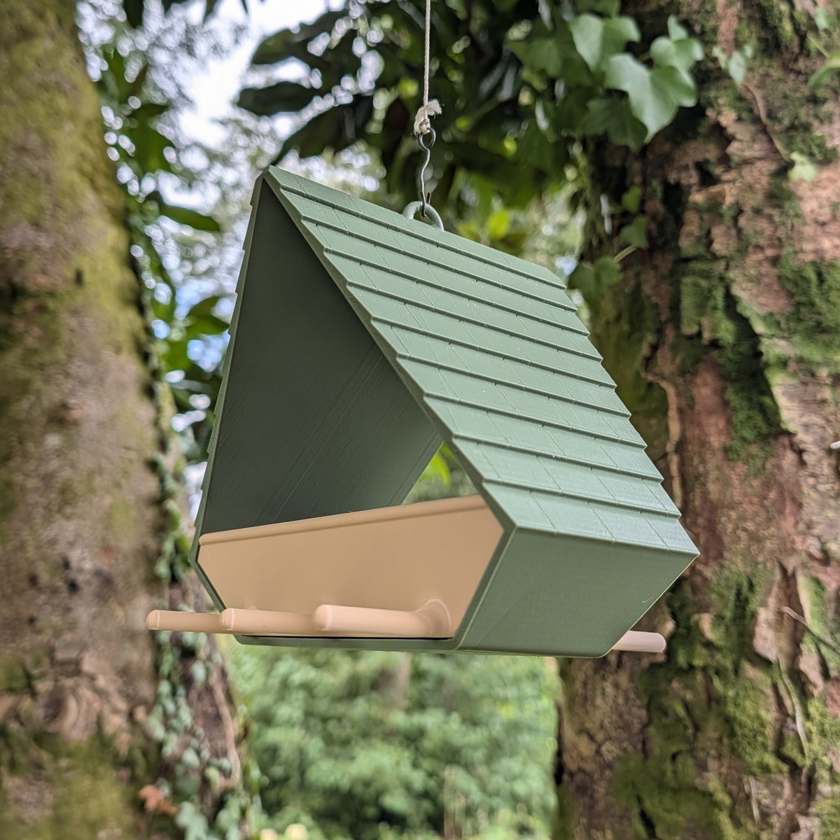 Designer-Vogelhaus aus Kunststoff zum Aufhängen, Modell "La Lucarnette"