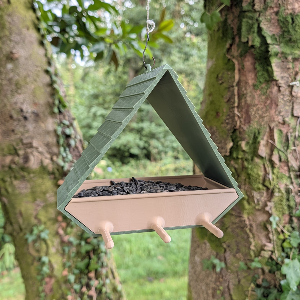 Designer-Vogelhaus aus Kunststoff zum Aufhängen, Modell "La Lucarnette"