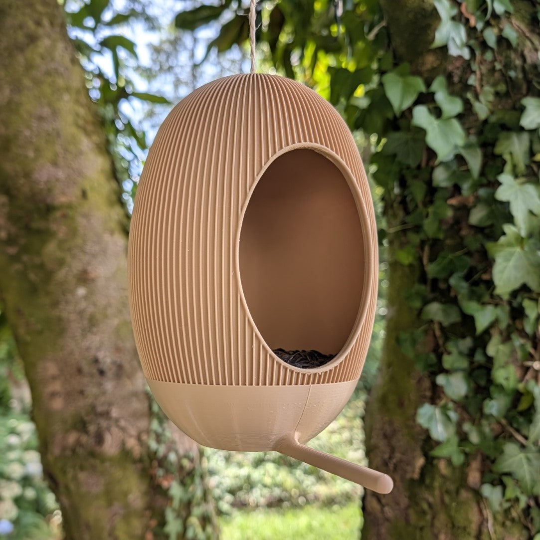 "La Cannelé" Hanging Bird Feeder