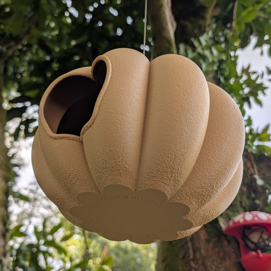 "The Pumpkin" Hanging Bird Feeder – Handcrafted & Eco-designed