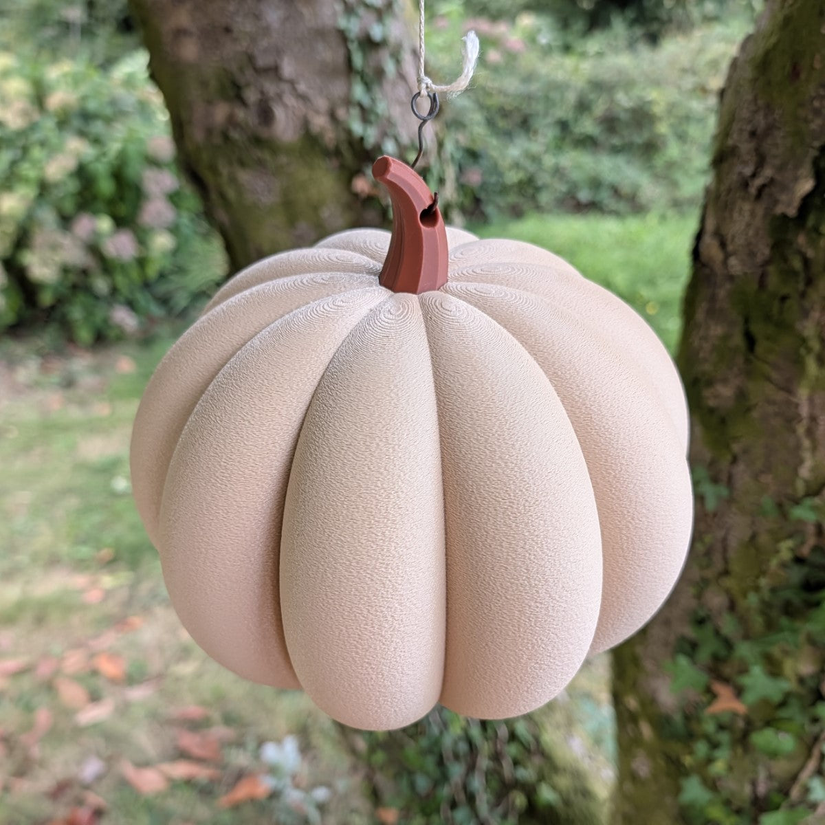 "The Pumpkin" Hanging Bird Feeder – Handcrafted & Eco-designed
