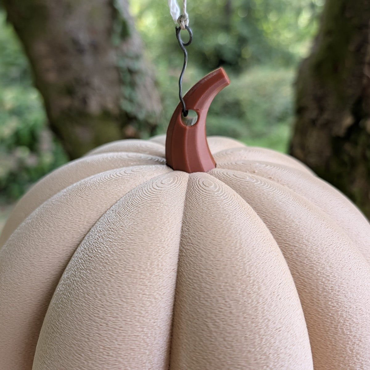 "The Pumpkin" Hanging Bird Feeder – Handcrafted & Eco-designed