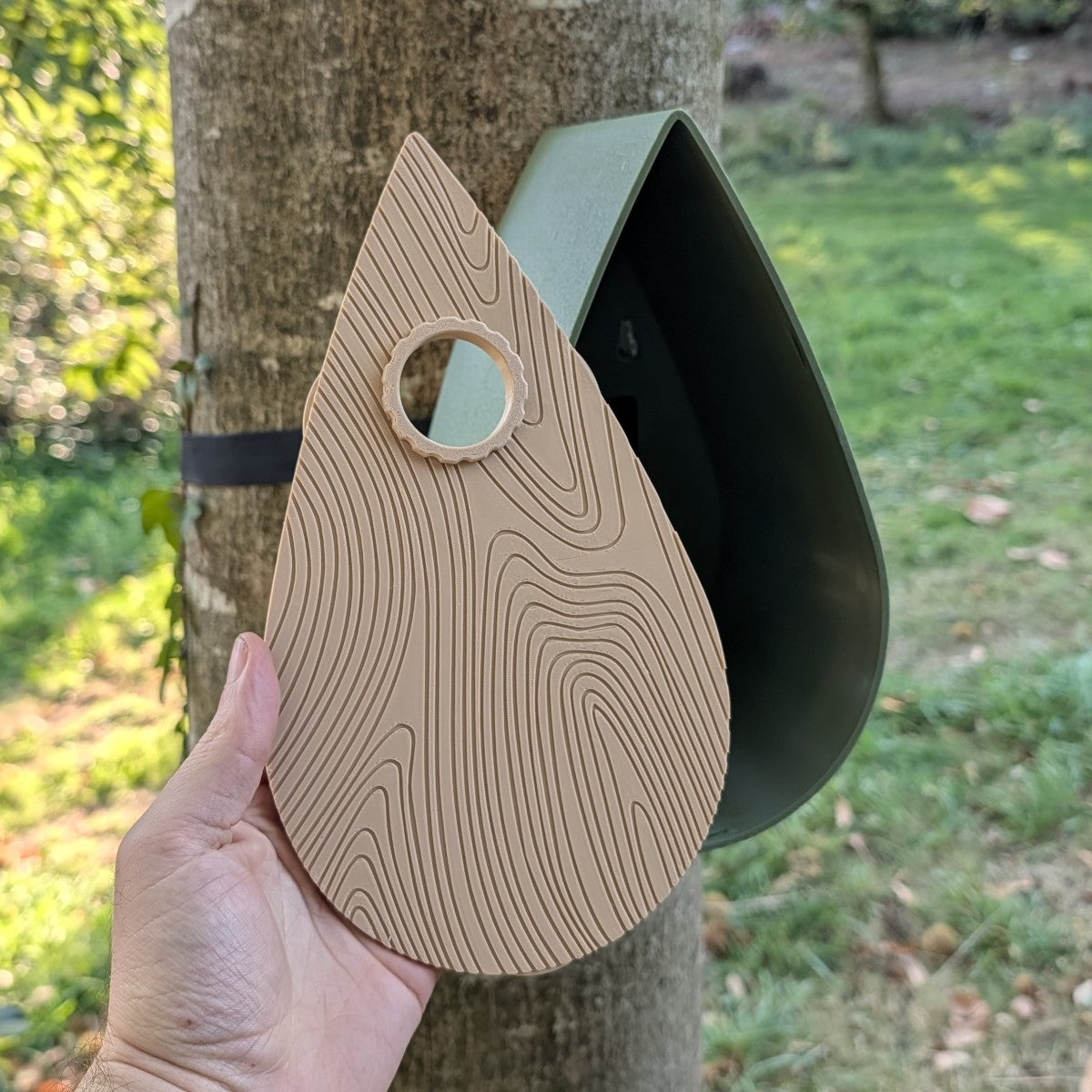 Nichoir à Oiseaux en plastique La Larme avec Sangle - Conforme LPO La Buse Qui File