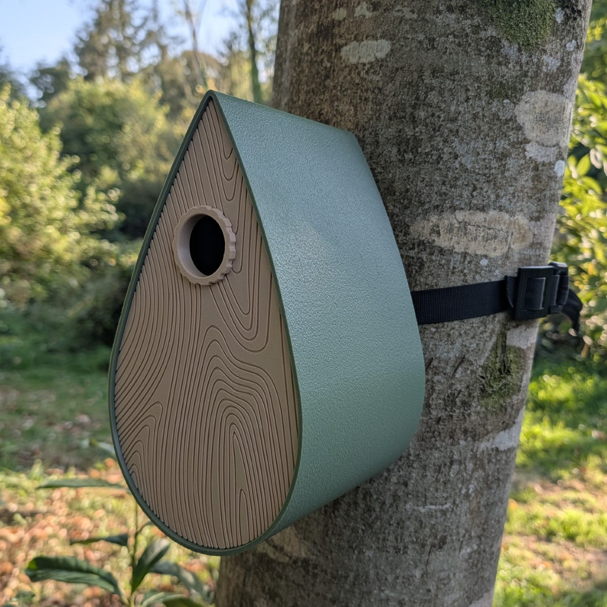 Nichoir à Oiseaux en plastique La Larme avec Sangle - Conforme LPO La Buse Qui File