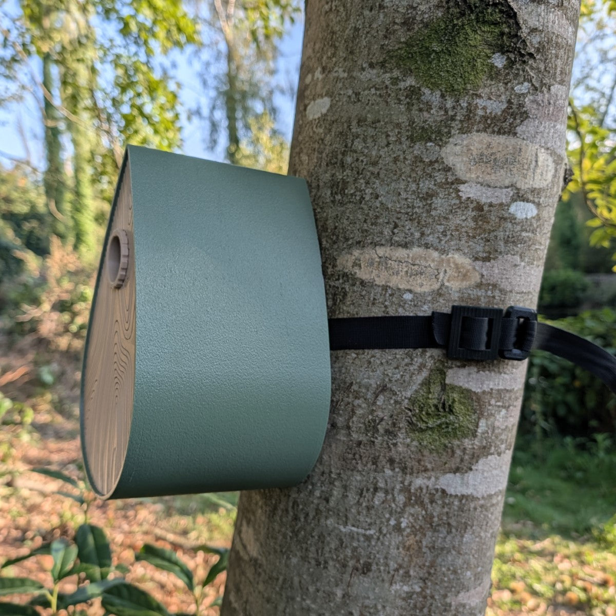 Nichoir à Oiseaux en plastique La Larme avec Sangle - Conforme LPO La Buse Qui File