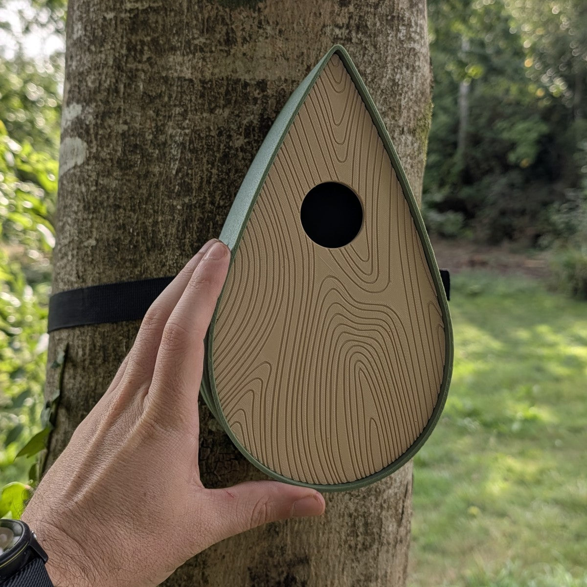 Vogelhaus zur Gurtbefestigung Modell "Die Träne"