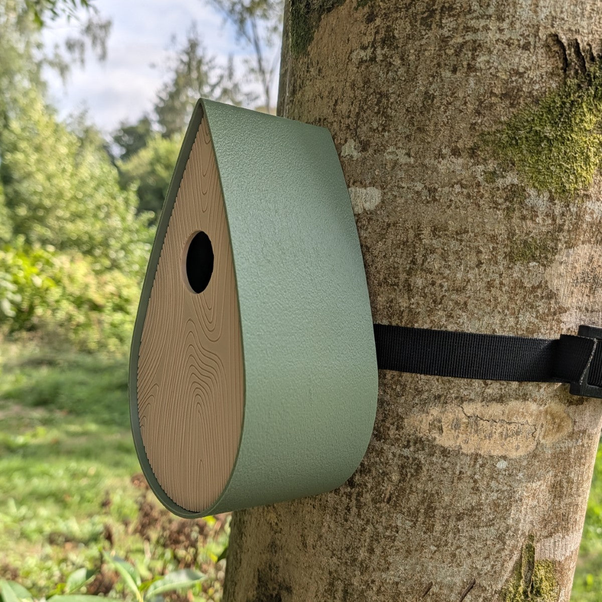 Vogelhaus zur Gurtbefestigung Modell "Die Träne"