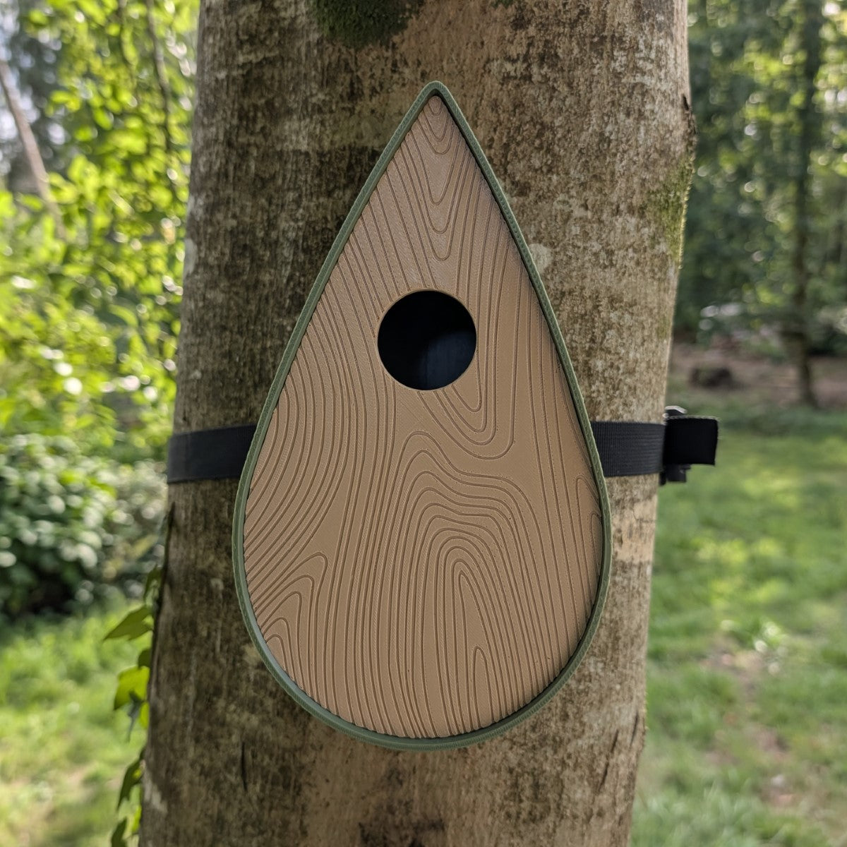 Vogelhaus zur Gurtbefestigung Modell "Die Träne"