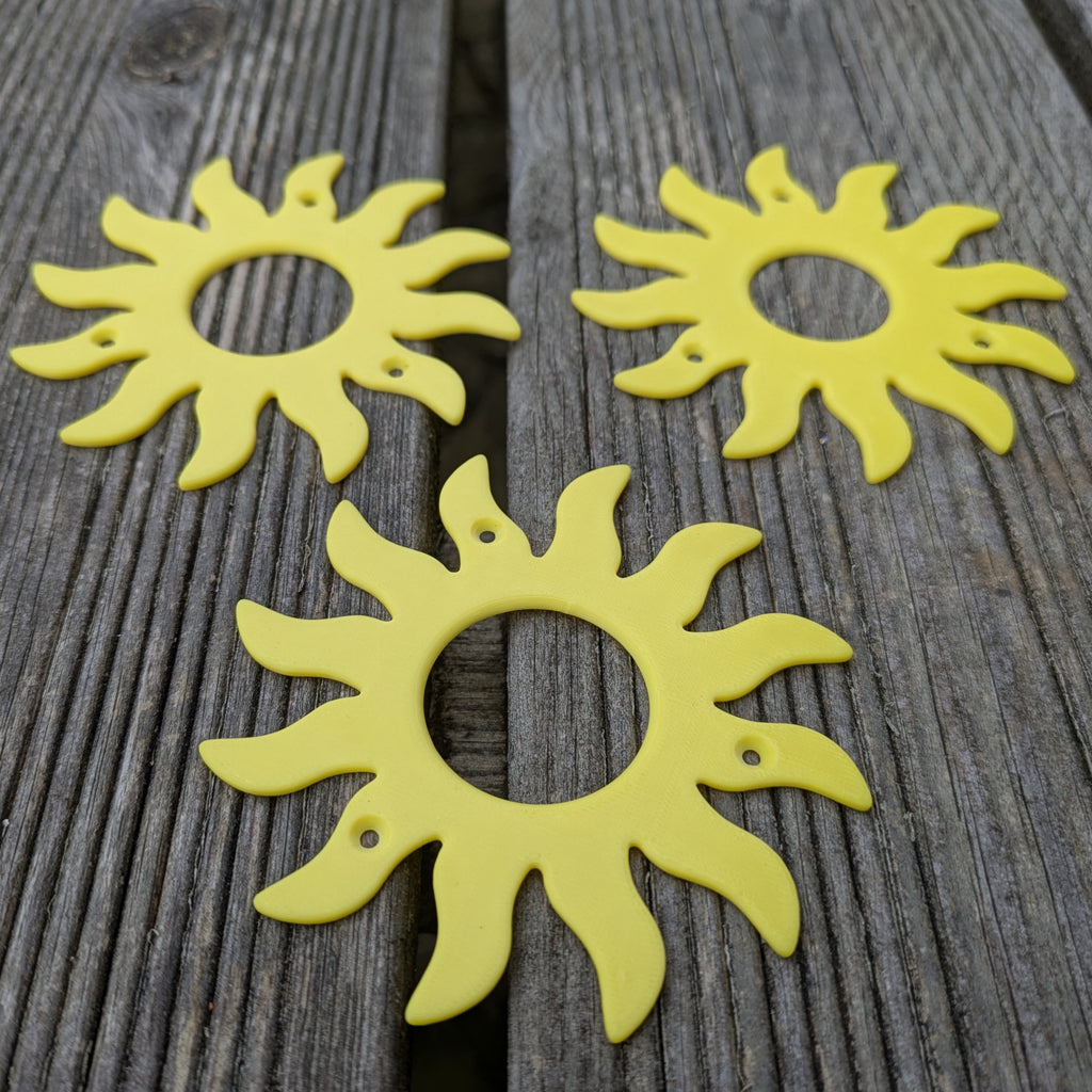 Plaque décorative de protection de trous d'envol pour nichoirs - protection anti prédateurs modèle "Le Soleil" La Buse Qui File